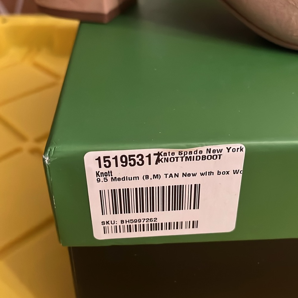 kate spade Light Fawn Knott Suede Side Bow Booties/NIB/9.5M - Picture 8 of 14